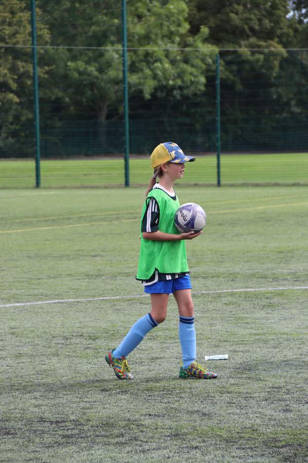 Girls at a uSports girls only football holiday camp