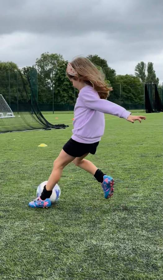 Girls at a uSports girls only football holiday camp